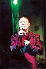 Leo in concert, Manila 2001